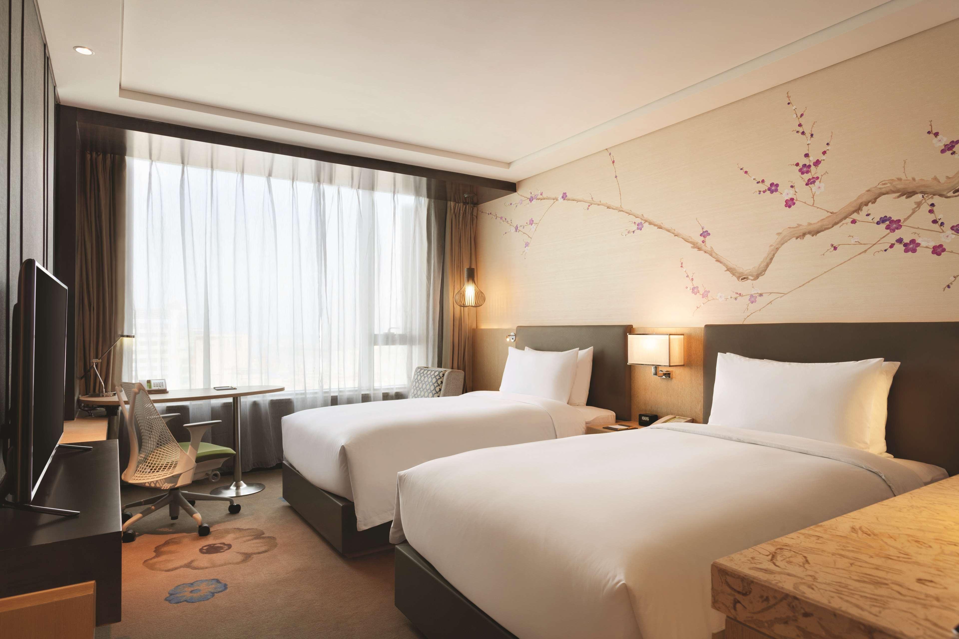 Hilton Garden Inn Dandong Exterior photo